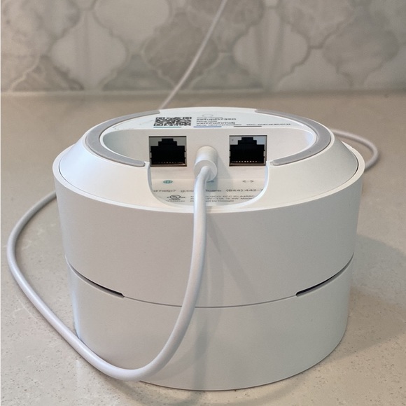 Google WiFi Mesh Router - Picture 3 of 4